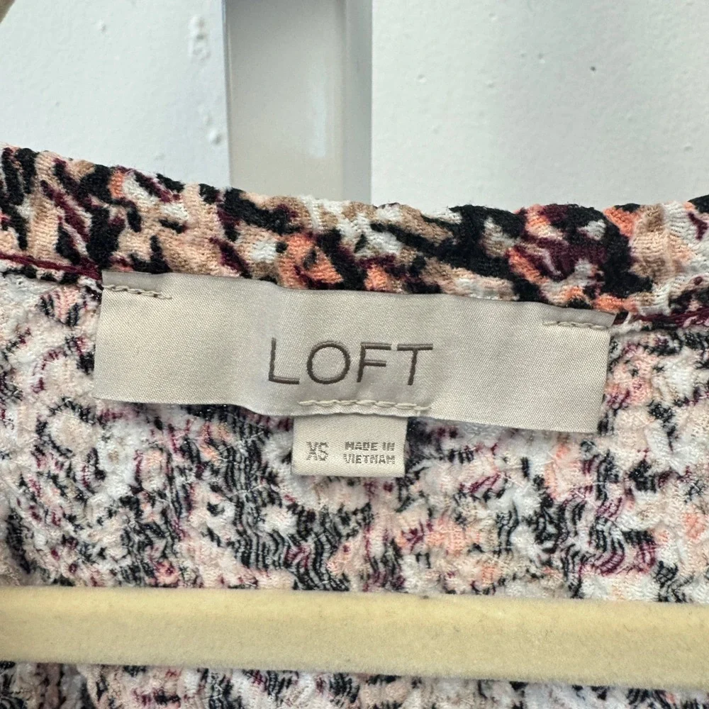 LOFT Abstract Floral Print Crinkle Knit Smocked Cuff Puff Sleeve Top Blouse XS